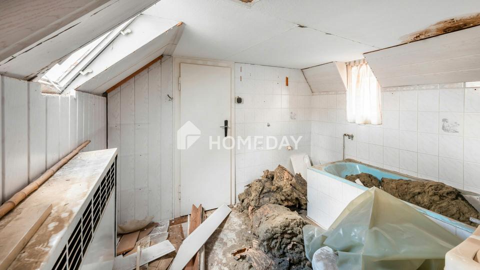 Mehrfamilienhaus mit Gewerbeeinheit und zwei sanierungsbedürftigen Wohneinheiten im Zentrum von Burg – Bild 13