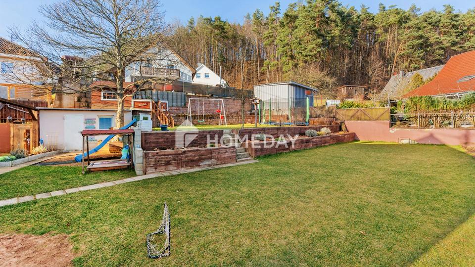 Ankommen und Wohlfühlen: modernisiertes Einfamilienhaus mit großem Grundstück für die ganze Familie – Bild 2