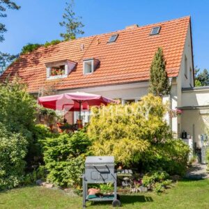 Attraktive DHH mit Pool, Terrasse, Garage & Gartenidyll in Babelsberg Nord – Verkauf mit Rückmiete
