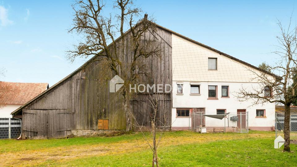 Gepflegtes Bauernhaus mit Charme & Potenzial: 2200 m² Grundstück, Scheune & Wohnmöglichkeiten – Bild 3