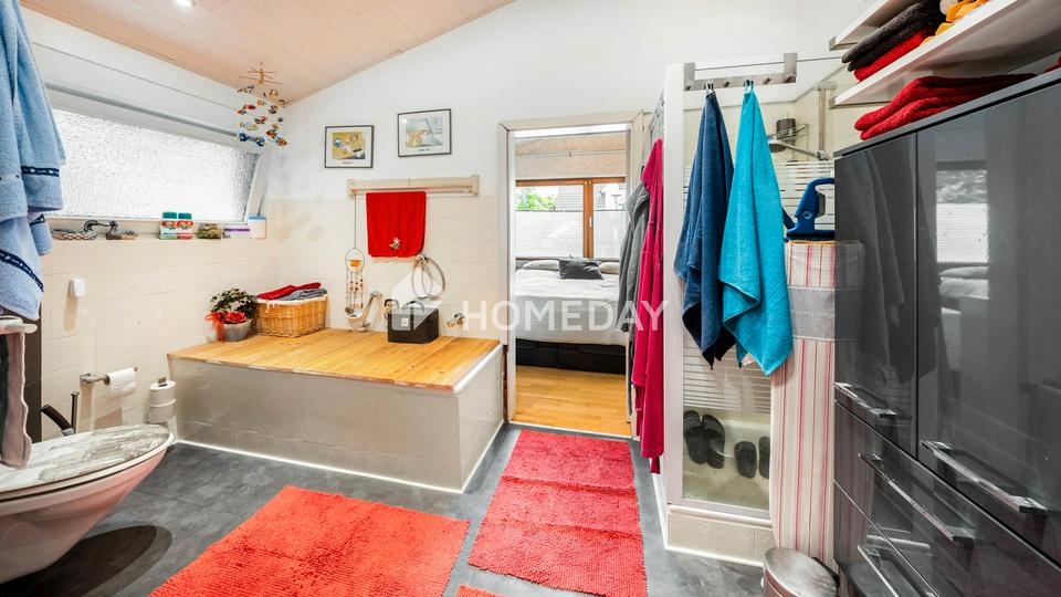 Attraktive Kapitalanlage oder Eigenheim - Lichtdurchflutetes Zweifamilienhaus mit Gartenoase – Bild 18