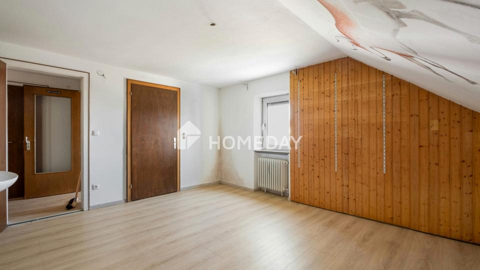 Dreifamilienhaus mit ca. 240 m² Wohnfläche auf großzügigem Grundstück – Bild 13