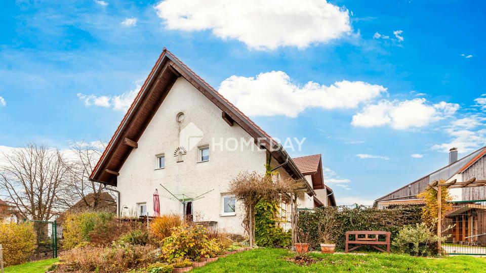 Historisches Familienidyll mit großem Grundstück und viel Raum zur Entfaltung – Bild 2