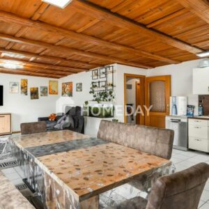 Großzügige 3-Zimmer-Etagenwohnung mit EBK und Garage