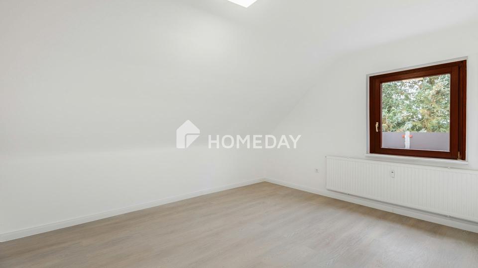 Charmante 2-Zimmer-Wohnung mit 60 m² Ausbaureserve im Spitzboden und Balkon – Bild 8