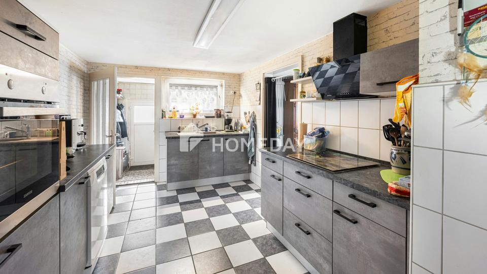 Fortlaufend modernisiertes, ehemaliges Bauernhaus mit Scheune, Garten und Ausbaupotenzial – Bild 7