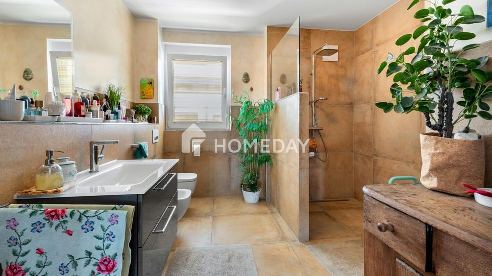 Lichtdurchflutetes Penthouse mit Dachterrasse – Bild 6