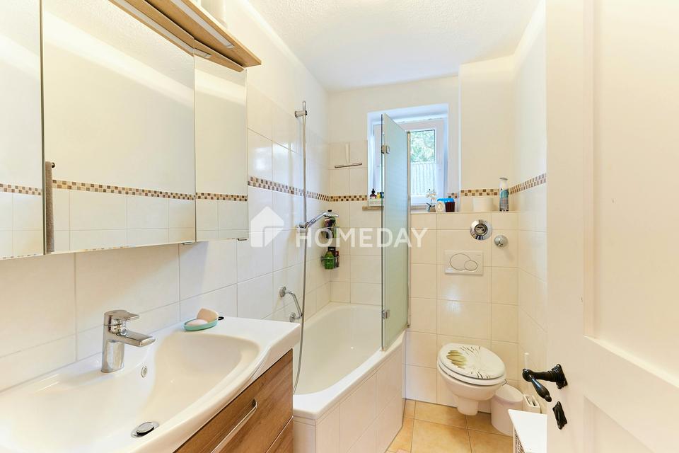 Gepflegte DHH mit vier Wohneinheiten, großem Garten und stabilem Mietertrag in zentraler Lage – Bild 16