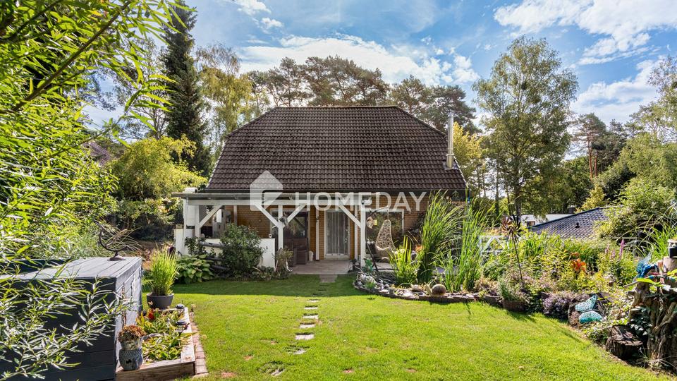 Elegantes Zuhause mit Gartenparadies - 4 Zimmer, zwei Terrassen, Garten, Kamin, Pool und Carport – Bild 3