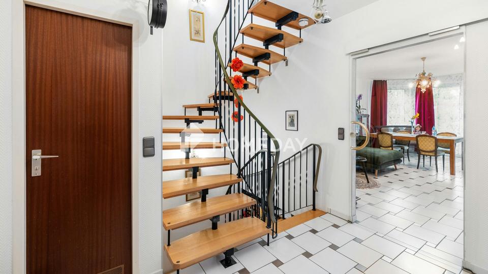 Stilvolles 5-Zimmer-Reihenendhaus mit besonderer Architektur und schönem Garten in Frohnau – Bild 9