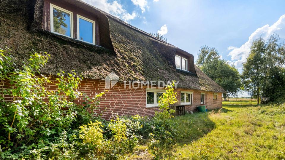 Charakterhaus unter Reet mit großem Garten – Bild 4