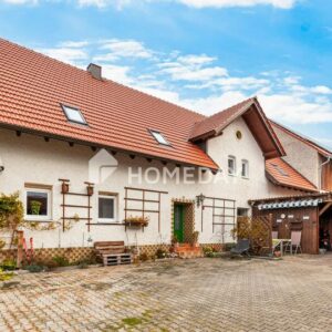 Historisches Familienidyll mit großem Grundstück und viel Raum zur Entfaltung