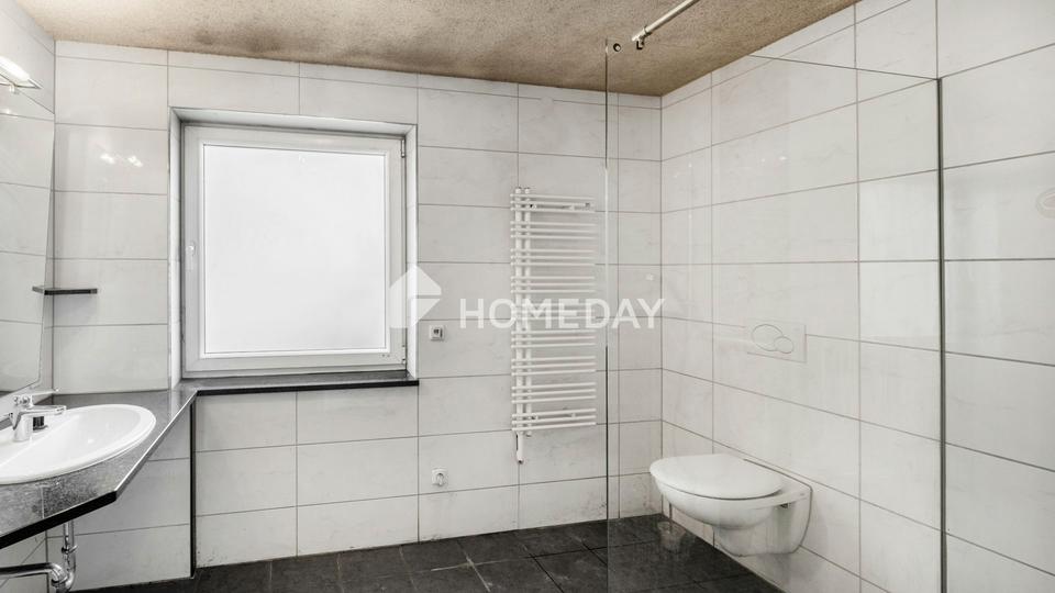 Geräumiges ZFH mit Garten, Balkon, Loggia, Garage und Ausbaupotenzial in ruhiger Lage – Bild 16