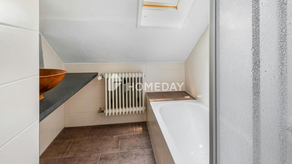 Dreifamilienhaus mit ca. 240 m² Wohnfläche auf großzügigem Grundstück – Bild 14