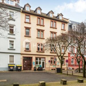 Charmante Altbau-Wohnung mit 2 Zimmern und Keller in zentraler Lage