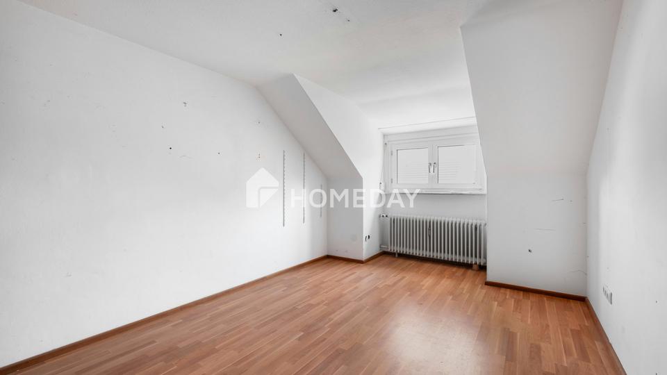 Dreifamilienhaus mit ca. 240 m² Wohnfläche auf großzügigem Grundstück – Bild 11