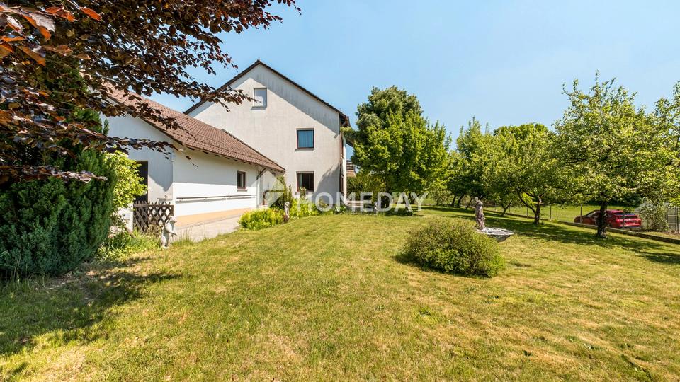 Großzügiges Zweifamilienhaus mit herrlichem Garten, 2 Garagen & PV-Anlage – sofort bezugsfrei – Bild 3