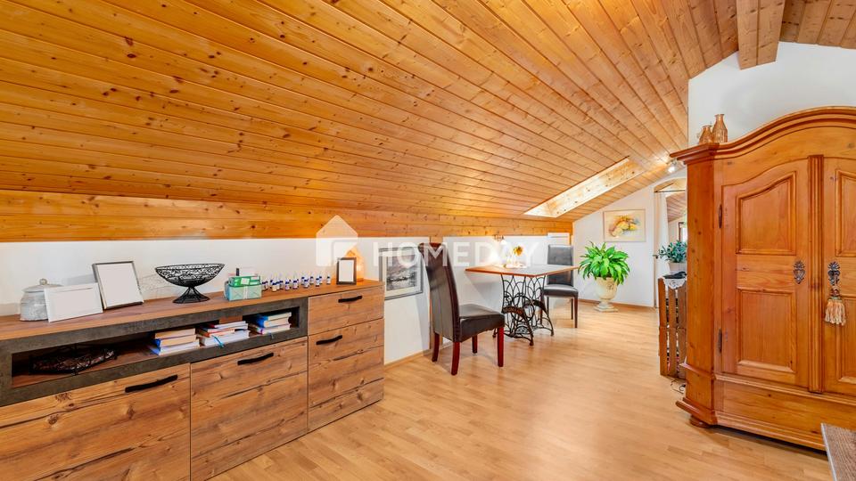 Dachgeschossidylle mit zwei Loggien – Sonne von früh bis spät – Bild 3