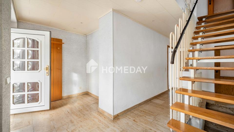 Familienfreundliches Einfamilienhaus mit 6 Zimmern, Garten, Balkon und Garagen – Bild 9