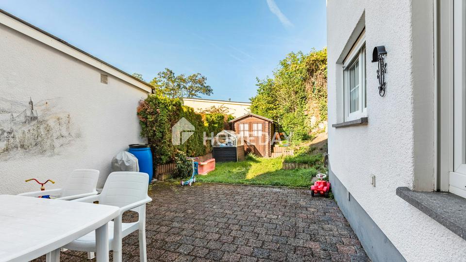 Charmantes Reihenhaus mit sonnigem Grundstück und Wohlfühlcharakter in Lorch – Bild 2