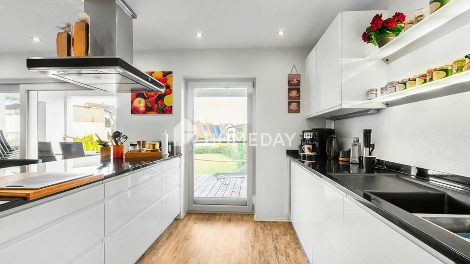 Lichtdurchflutetes Raumwunder mit fünf Zimmern – Wohnkomfort auf rund 150 m² – Bild 8