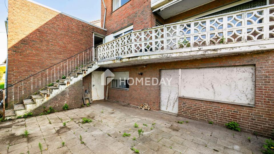 Geräumiges ZFH mit Garten, Balkon, Loggia, Garage und Ausbaupotenzial in ruhiger Lage – Bild 2