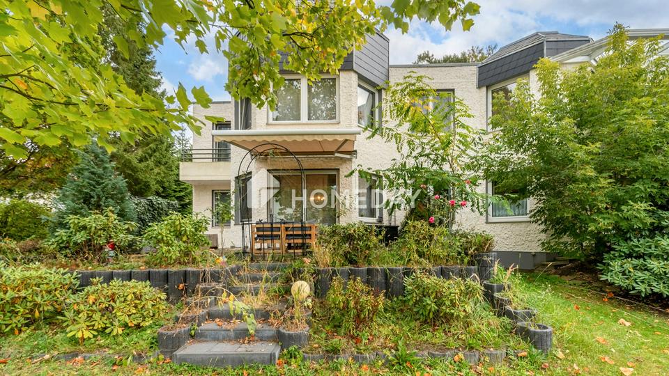 Stilvolles 5-Zimmer-Reihenendhaus mit besonderer Architektur und schönem Garten in Frohnau – Bild 3