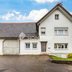 Fortlaufend modernisiertes, ehemaliges Bauernhaus mit Scheune, Garten und Ausbaupotenzial