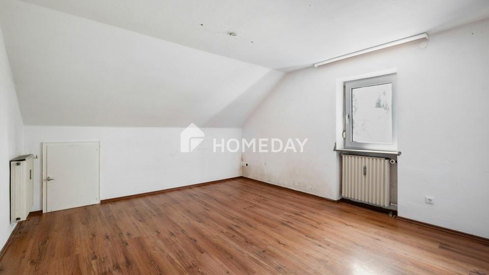 Dreifamilienhaus mit ca. 240 m² Wohnfläche auf großzügigem Grundstück – Bild 8