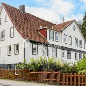 Historisches Mehrfamilienhaus mit 8 vermieteten Wohneinheiten in idyllischer Lage