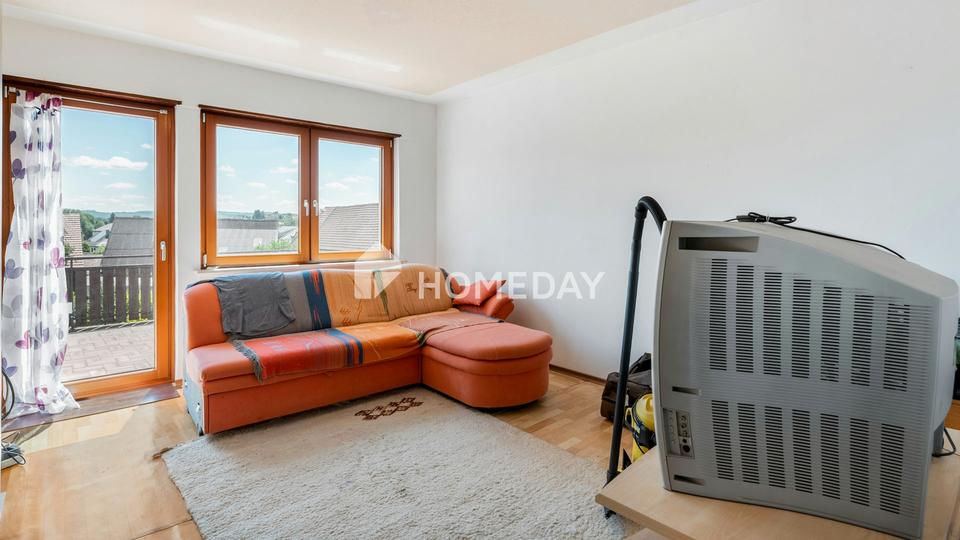 Charmantes MFH mit drei Wohneinheiten, 3 Garagen und Stellplätzen in attraktiver Lage von Neuhof – Bild 11