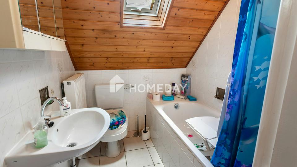 Zwei Balkone, großer Garten, Doppelgarage: Ihr Familiendomizil in Contwig – Bild 14