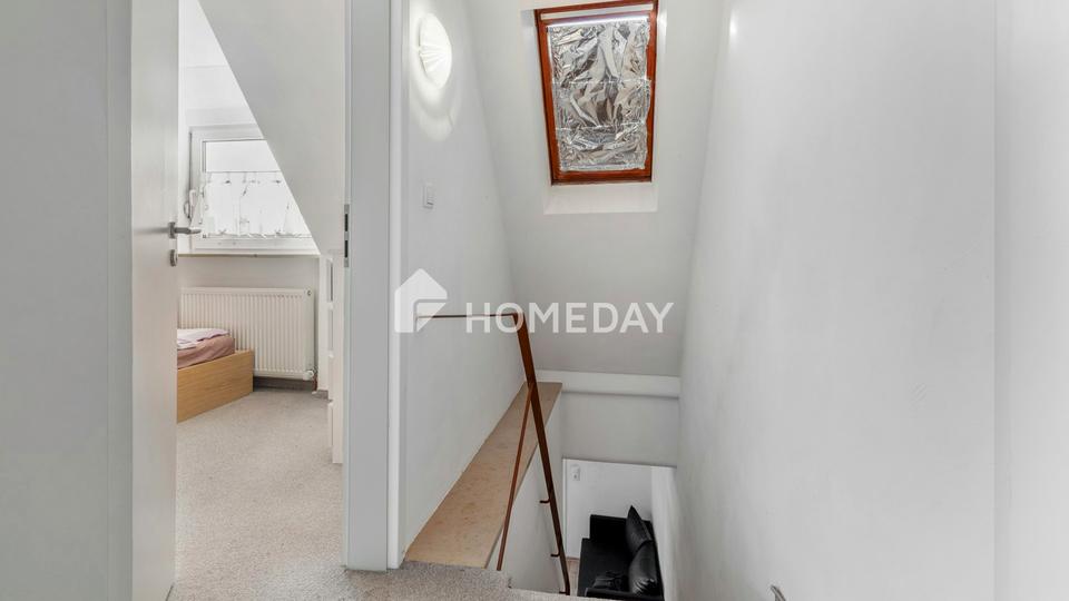 Charmantes Reihenendhaus im Herzen von Neumarkt – saniert, mit PV-Anlage und Garage – Bild 11