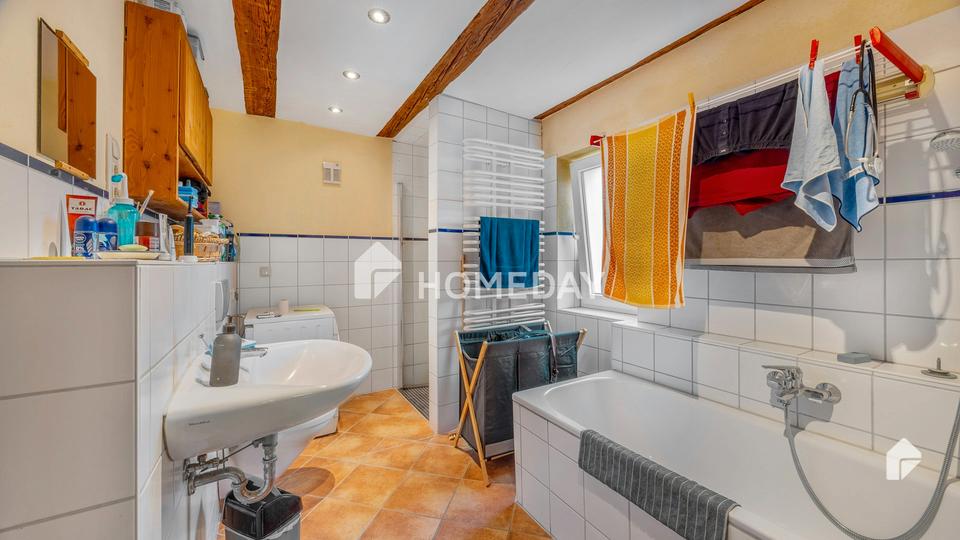 Einzigartiges Bauernhaus in ruhiger Lage – mit großem Grundstück, Scheune und Nebengebäuden – Bild 12