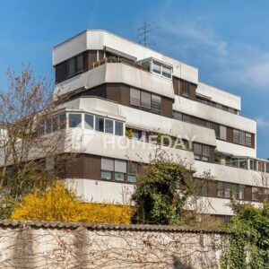 Im Zentrum von Deggendorf: Großzügige Wohnung mit Wintergarten, Balkonen und Tiefgaragenstellplatz