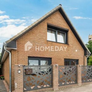 Einfamilienhaus mit zwei Wohneinheiten und großem Grundstück mit Baulandreserve