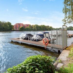 Moderne 2-Zimmer-Wohnung mit Balkon in erstklassiger Wasserlage und Blick auf die Spree