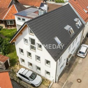 Bezugsfrei ab 01.02.: Stilvoll saniertes Bauernhaus , zwei Wohneinheiten, Kamin & Photovoltaikanlage