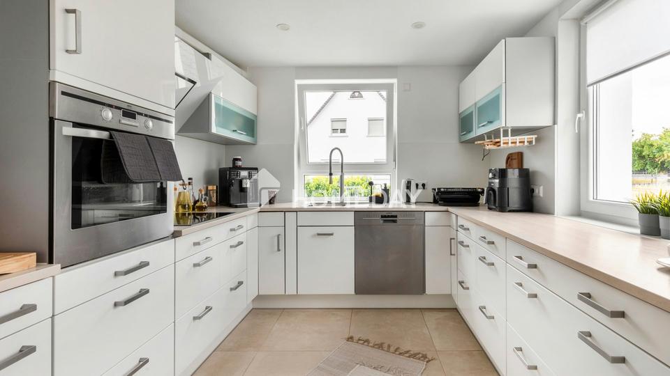 Gepflegtes MFH mit 3 Wohneinheiten & 2 Garagen – ca. 230 m² Wohnfläche auf ca. 427 m² Grundstück – Bild 5