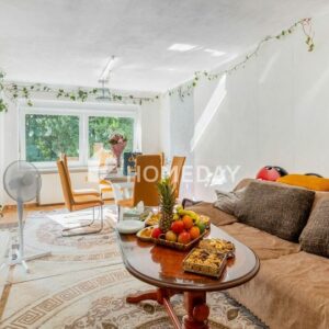 Großzügige 4-Zimmer-Wohnung mit Loggien und Stellplatz - zentrumsnah