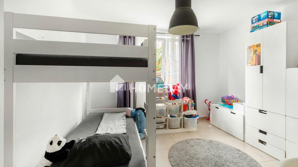 Gepflegtes MFH mit 3 Wohneinheiten & 2 Garagen – ca. 230 m² Wohnfläche auf ca. 427 m² Grundstück – Bild 7