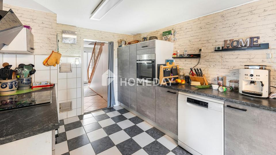 Fortlaufend modernisiertes, ehemaliges Bauernhaus mit Scheune, Garten und Ausbaupotenzial – Bild 8