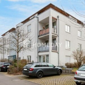 Ruhig, zentral, besonders – 2-Zimmer-Wohnung mit Dachterrasse, EBK und TG-Stellplatz!