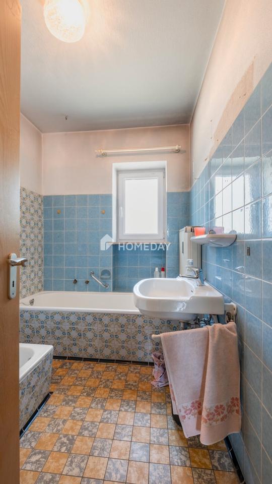 Dreifamilienhaus mit ca. 240 m² Wohnfläche auf großzügigem Grundstück – Bild 7