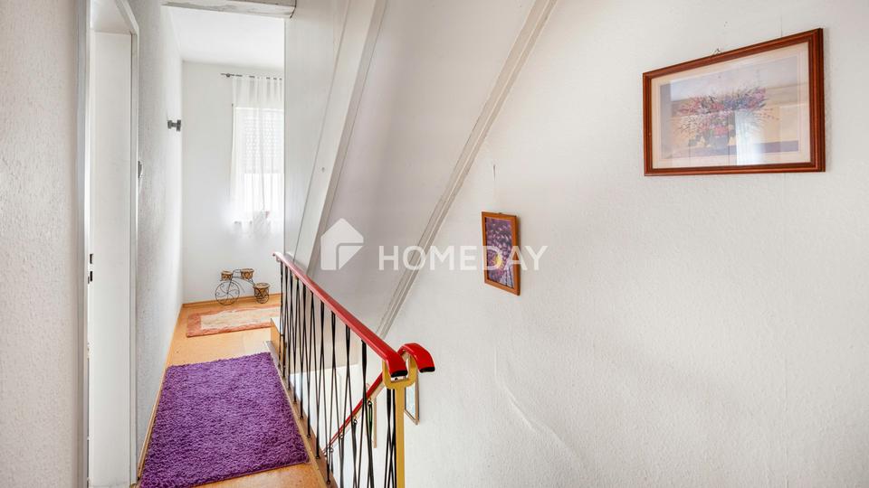 Fortlaufend modernisiertes, ehemaliges Bauernhaus mit Scheune, Garten und Ausbaupotenzial – Bild 12