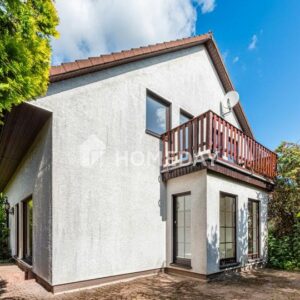 Großzügiges Einfamilienhaus mit Einliegerwohnung, Kamin, Gartenidylle & Pool in Priester