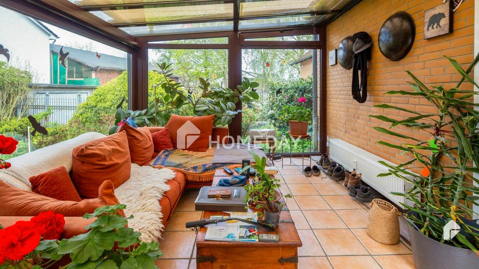 Fast wie DHH: Schicke Maisonette mit SW-Terrasse, Wintergarten, 2 Bädern und Garten | Ruhige Lage – Bild 11