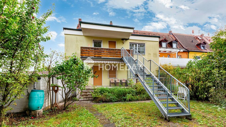 Zweifamilienhaus mit zusätzlich ausgebautem Dachgeschoss – Bild 2