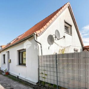 Gepflegtes Einfamilienhaus mit 4 Zimmern, Terrasse, Innenhof und Nebengebäude – ideal für Familien