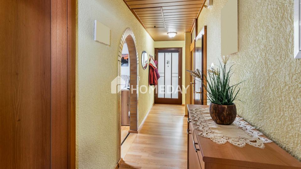 Zwei Balkone, großer Garten, Doppelgarage: Ihr Familiendomizil in Contwig – Bild 9